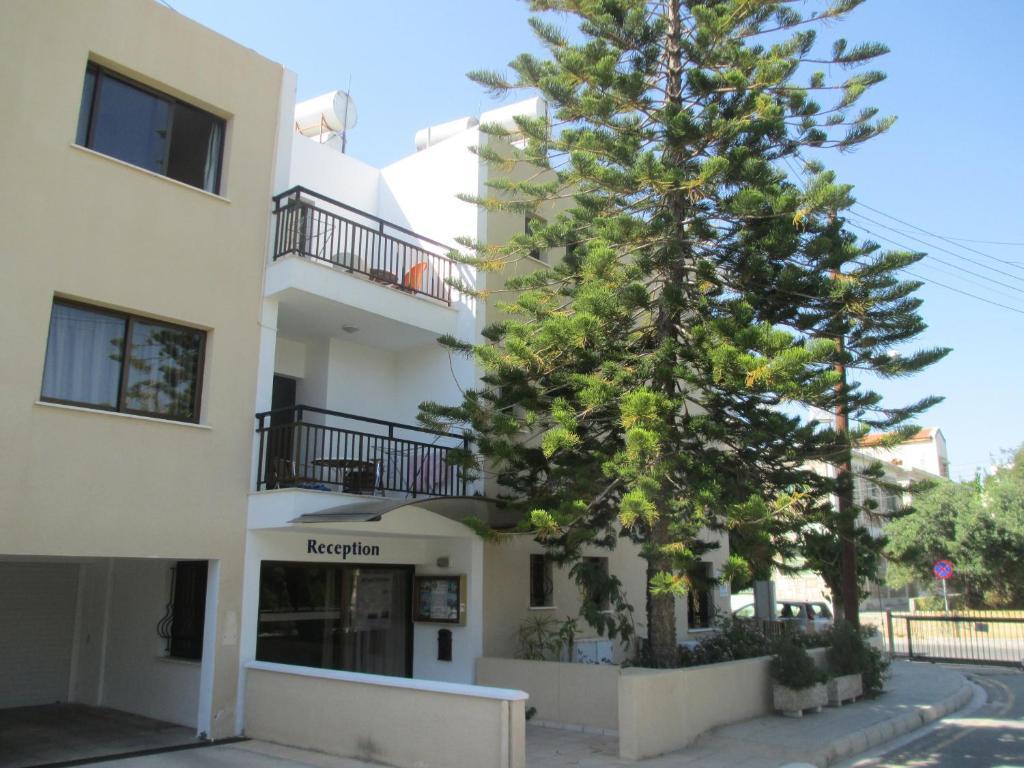 Andries Apartments Paphos Exterior photo